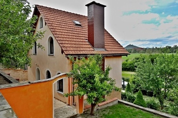 Chata u cyklostezky a řeky Ohře - hrad Hazmburk