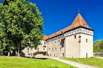Chata u cyklostezky - �eka Oh�e - hrad Hazmburk