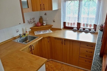 Chata u cyklostezky a řeky Ohře - hrad Hazmburk