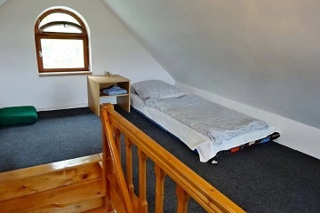 Chata u cyklostezky a řeky Ohře - hrad Hazmburk
