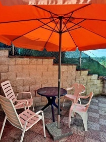 Chata u cyklostezky - �eka Oh�e - hrad Hazmburk