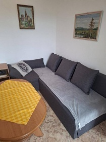 Chata u cyklostezky - �eka Oh�e - hrad Hazmburk