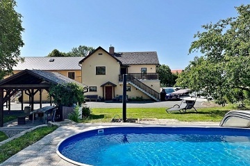 Apartmánová chalupa s bazénem - hrad Trosky - Český ráj