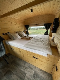 Glamping se saunou Pod rybn��ky - CHKO Brdy