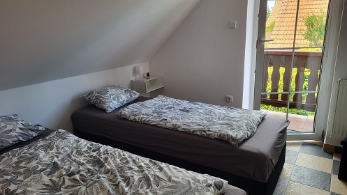 Rodinn� chalupa a baz�n - �tramberk - CHKO Pood��