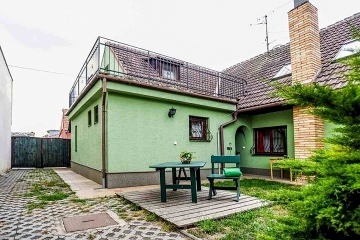 Chalupa a uzavřený dvůr - Lednicko-valtický areál
