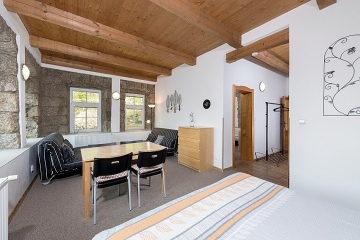 Chalupa s apartm�ny - Hrab�tice - Josef�v D�l