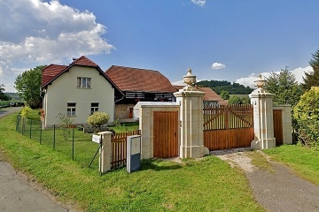 Poloroubená chalupa - Český ráj - Prachovské skály