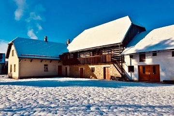 Poloroubená chalupa - Český ráj - Prachovské skály