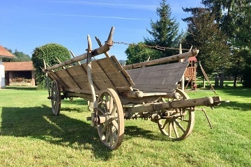 Poloroubená chalupa - Český ráj - Prachovské skály