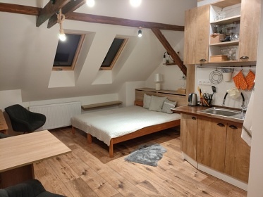 Chalupa s baz�nem - Vla�im - CHKO Blan�k