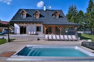 Nov objekt: Chalupa s baznem a kachlovmi kamny - esk rj