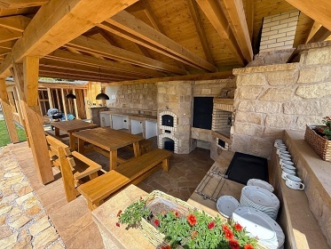 Chalupa s baznem a kachlovmi kamny - esk rj