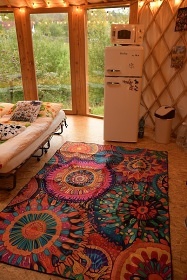 Glamping 02 jurta hnědá jablečný sad - Heřmaničky