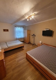Chalupa s baznem - hrad Kost - esk rj