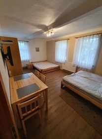 Chalupa s baznem - hrad Kost - esk rj