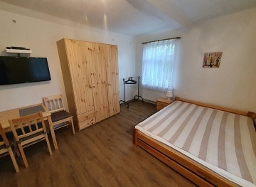 Chalupa s baznem - hrad Kost - esk rj