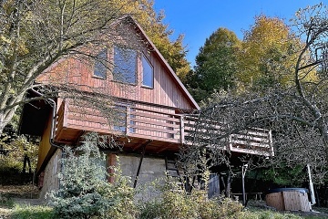 Chata a koupac sud s vhledem - Hostnsk vrchy