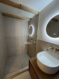 Chata a koupací sud - Glamping Hostýnské vrchy
