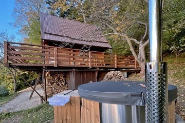 Chata a koupac sud s vhledem - Hostnsk vrchy