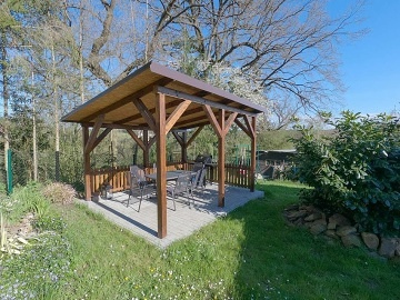 Chalupa s baznem jin echy - Tborsko