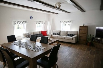 Roubenka s baznem - CHKO Luick hory - Jedlin