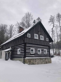 Roubenka s baz�nem - CHKO Lu�ick� hory - Jedli�n�