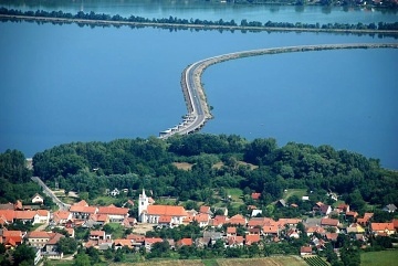 Chalupa u p�ehrady Nov� Ml�ny - Pavlov - CHKO P�lava