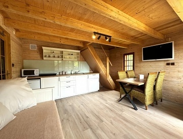 Chata s terasou a vivkou - Drahansk vrchovina