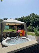 Chata s terasou a v��ivkou - Drahansk� vrchovina