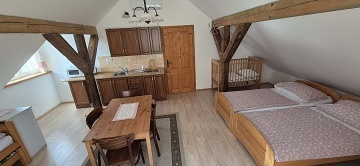 Chalupa a koupac� sud - Slov�cko - Ch�ibsk� lesy