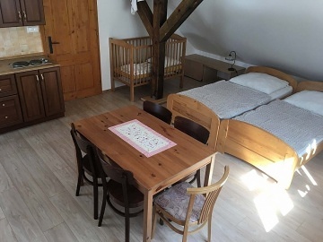 Chalupa a koupac� sud - Slov�cko - Ch�ibsk� lesy