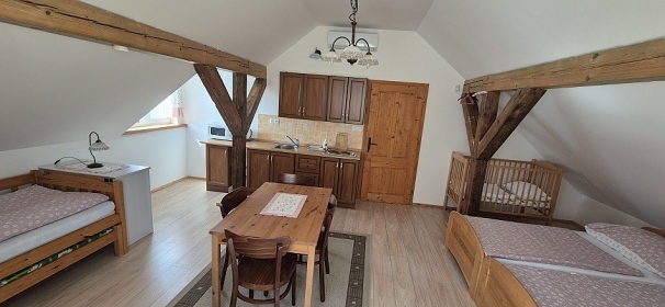 Chalupa a koupac� sud - Slov�cko - Ch�ibsk� lesy