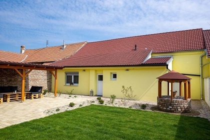 Chalupa baz�n a vinn� sklep - Mu�ovsk� jezera