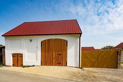 Chalupa baz�n a vinn� sklep - Mu�ovsk� jezera