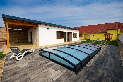 Chalupa baz�n a vinn� sklep - Mu�ovsk� jezera