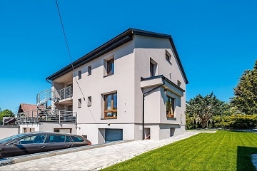 Apartm�nov� chata a baz�n - Jizerskohorsk� bu�iny