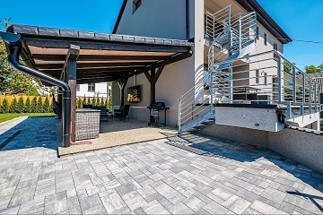 Apartm�nov� chata a baz�n - Jizerskohorsk� bu�iny