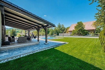 Apartm�nov� chata a baz�n - Jizerskohorsk� bu�iny