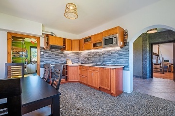 Apartm�nov� chata a baz�n - Jizerskohorsk� bu�iny