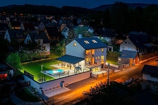 Nov� objekt: Apartm�nov� chata a baz�n - Jizerskohorsk� bu�iny