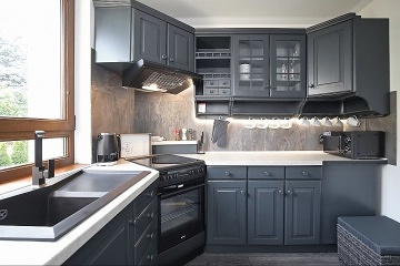 Apartm�nov� chata a baz�n - Jizerskohorsk� bu�iny