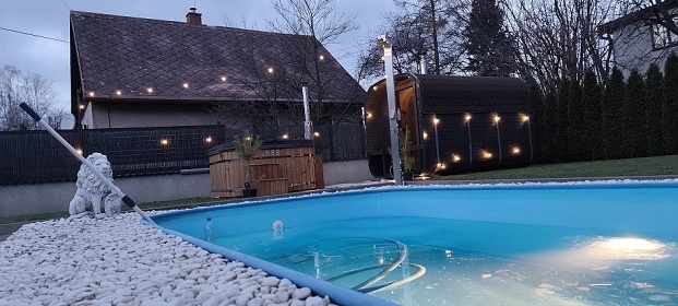 Apartm�nov� chata a baz�n - Jizerskohorsk� bu�iny