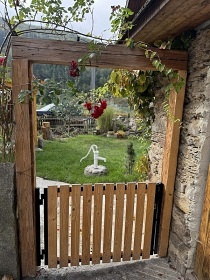 Wellness chalupa s kachlov�mi kamny - p�ehrada V�r