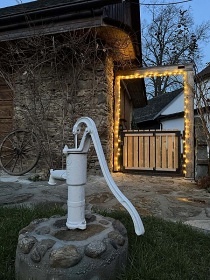 Wellness chalupa s kachlov�mi kamny - p�ehrada V�r