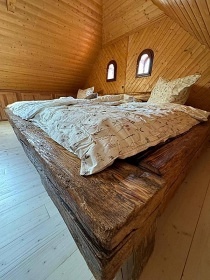 Wellness chalupa s kachlov�mi kamny - p�ehrada V�r