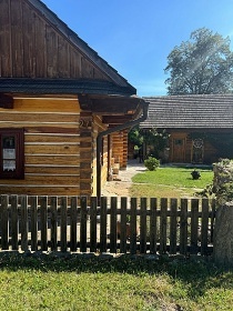 Wellness chalupa s kachlov�mi kamny - p�ehrada V�r