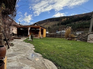 Wellness chalupa s kachlov�mi kamny - p�ehrada V�r