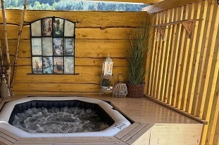 Roubená chalupa s wellness - přehrada Vír