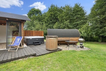 Wellness chalupa s baz�nem a kachlov�mi kamny